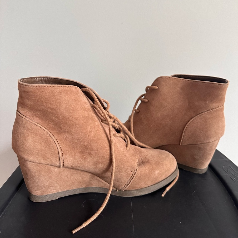 Women's Tan Wedge Ankle Boots